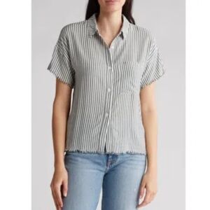 INDUSTRY REPUBLIC CLOTHING Frayed Sleeves Camp Shirt In Green/white